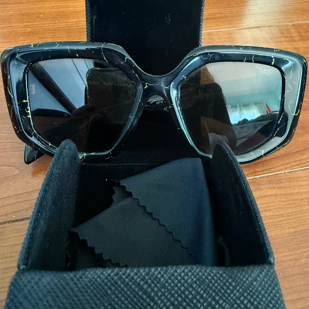 Prada Sunglasses - Picture 4 of 7